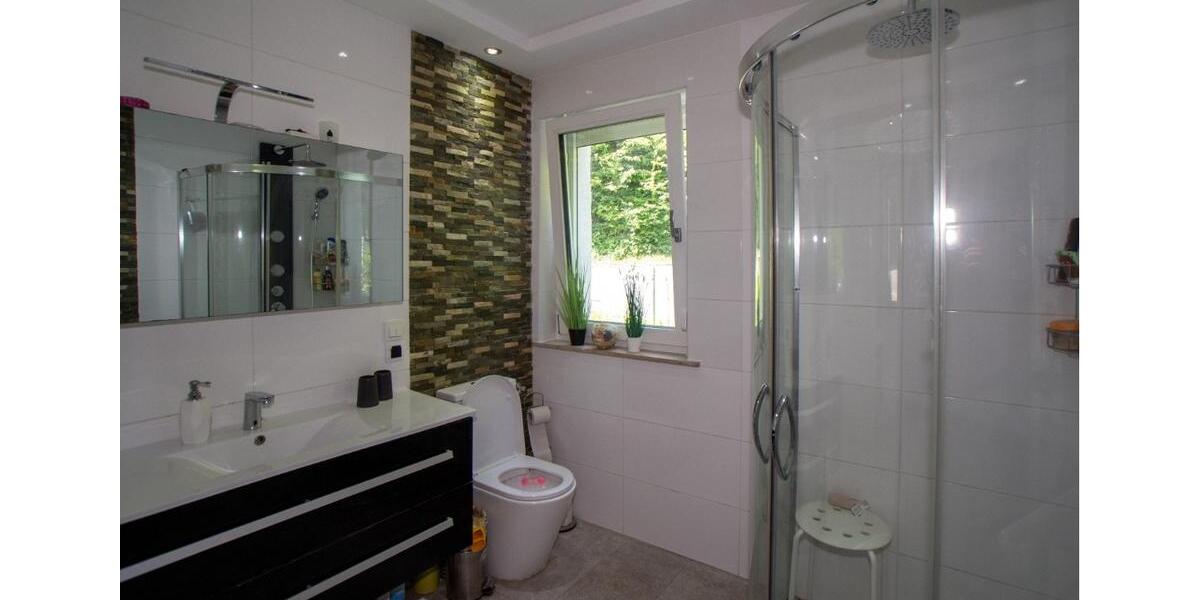 Einfamilienhaus Bad Kissingen - 7 Zimmer, 350 m&sup2;, 2.100&euro; | Angebot:24990718