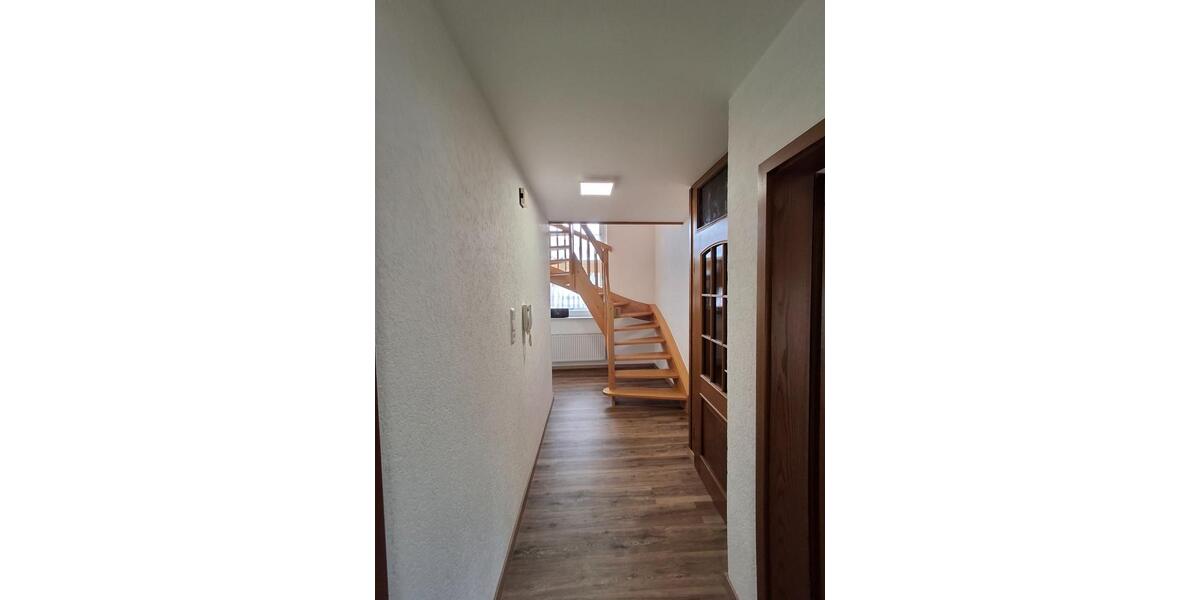 Dachgeschoßwohnung Sohren - 5 Zimmer, 115 m&sup2;, 750&euro; | Angebot:24693985