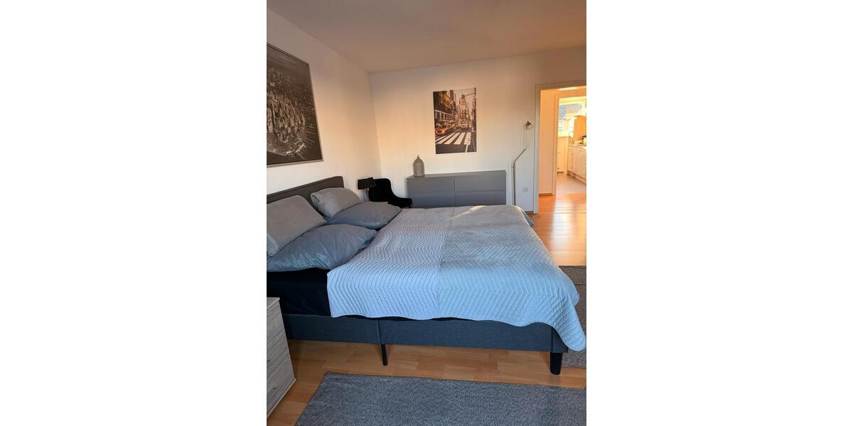 Dachgeschoßwohnung Neuss - 3 Zimmer, 75 m&sup2;, 1.675&euro; | Angebot:24729792