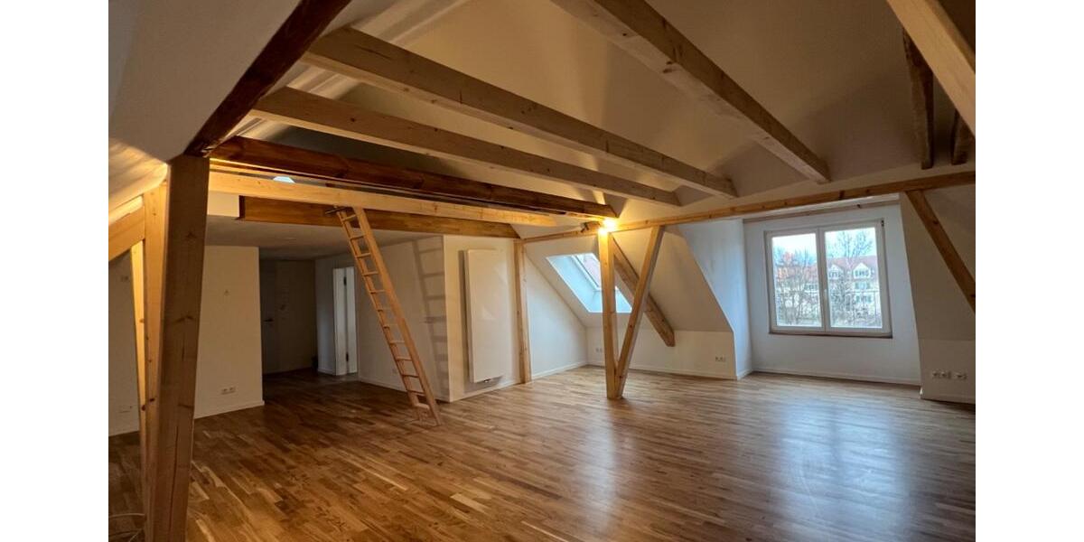 Dachgeschoßwohnung Lauta - 2 Zimmer, 80 m&sup2;, 700&euro; | Angebot:26623864