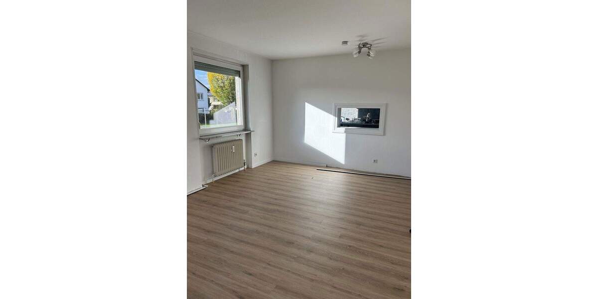 Helle 3,5-Zi-Wohnung mit Balkon & EBK, frisch renoviert gute Anbindung in Bissingen am Bruchwald 3 zimmer