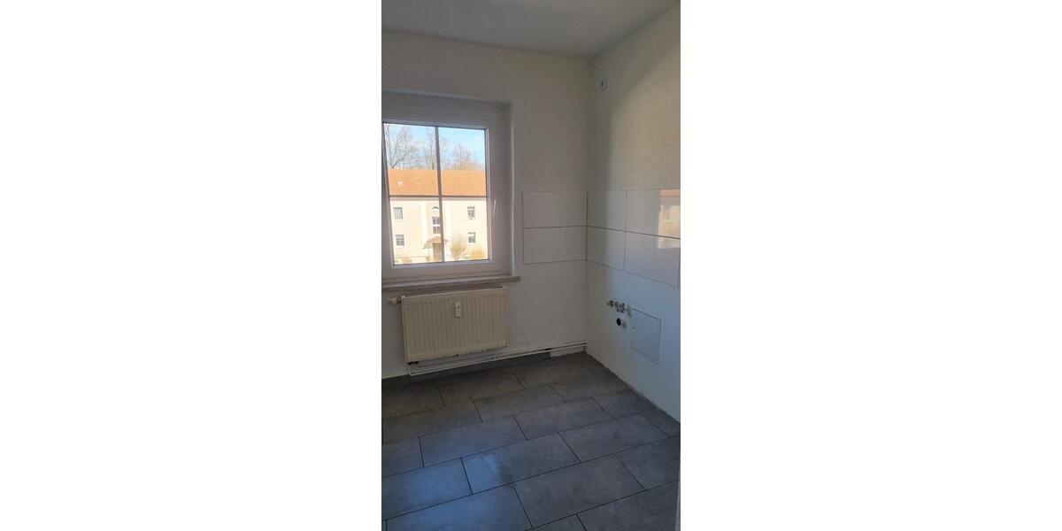 Etagenwohnung Ronneburg - 3 Zimmer, 65 m&sup2;, 350&euro; | Angebot:25611951