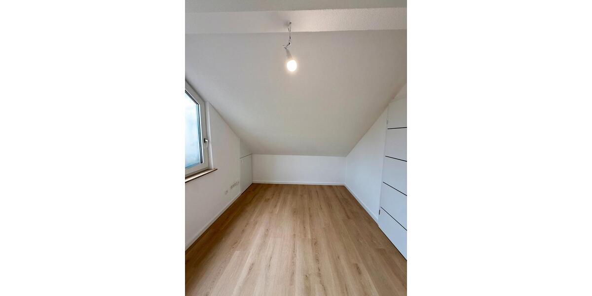 Dachgeschoßwohnung Reichenbach an der Fils - 2.5 Zimmer, 40 m&sup2;, 640&euro; | Angebot:26263038