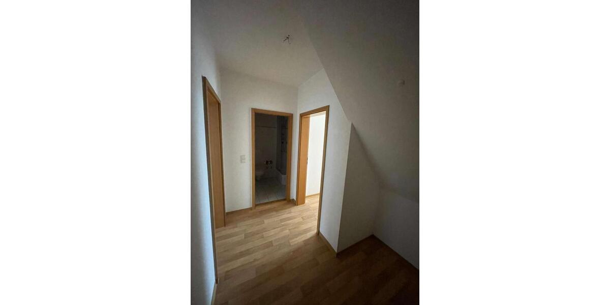 Dachgeschoßwohnung Plauen - 2 Zimmer, 49 m&sup2;, 254&euro; | Angebot:26178346