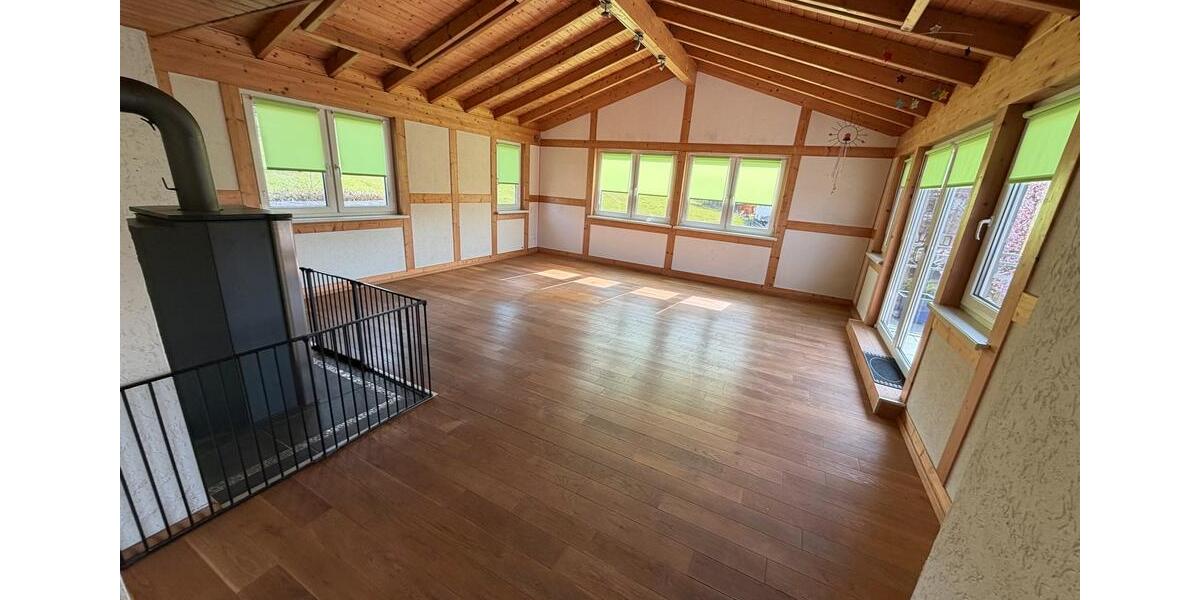 Etagenwohnung Lahntal - 5.5 Zimmer, 137 m&sup2;, 1.350&euro; | Angebot:26429908