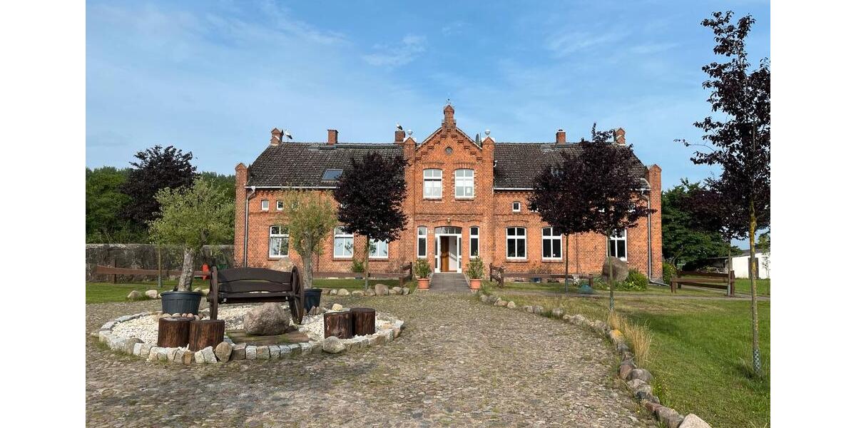 Dachgeschoßwohnung Tarnow - 3 Zimmer, 82 m&sup2;, 1.070&euro; | Angebot:21802539