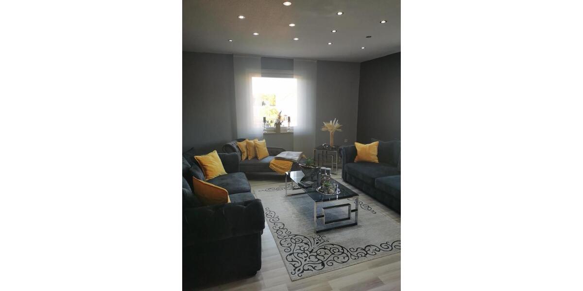 Etagenwohnung Brakel - 1 Zimmer, 140 m&sup2;, 1.200&euro; | Angebot:26036380