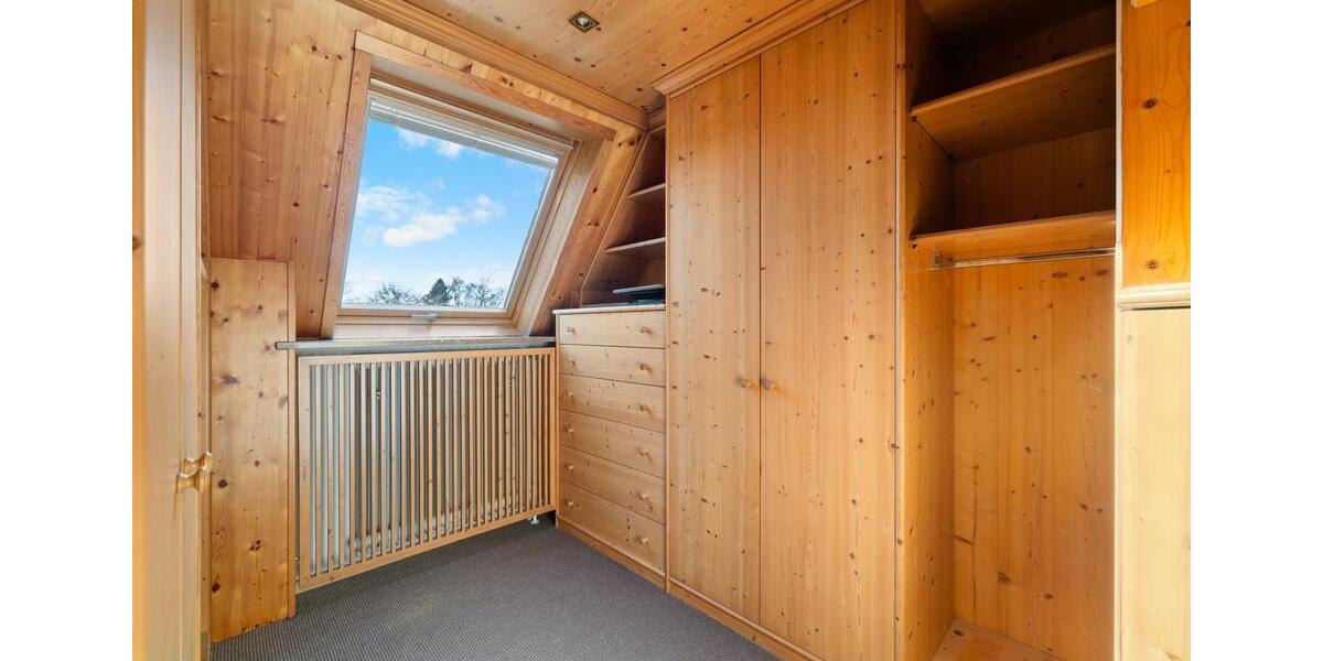 Gartenliebhaber aufgepasst: exklusives EFH mit einzigartigem Garten und Pool in Neusäß-Westheim 6 zimmer