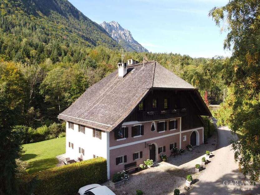 Haus zum Mieten in Piding 2.500 € 290 m²