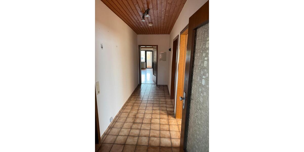 Dachgeschoßwohnung Losheim am See - 4 Zimmer, 100 m&sup2;, 900&euro; | Angebot:26165327