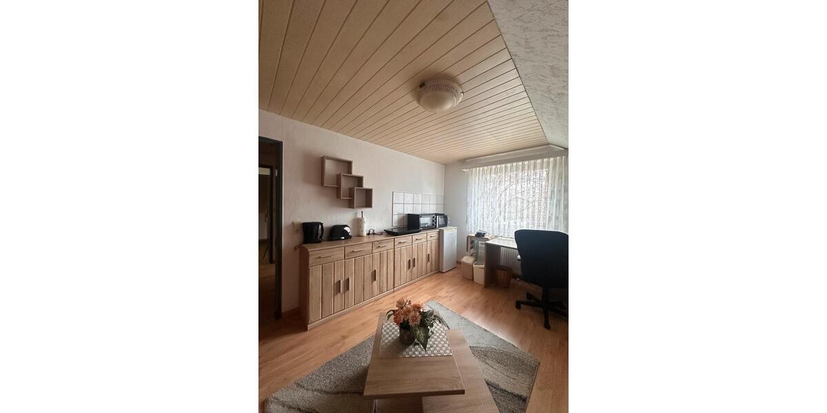 Dachgeschoßwohnung Nienburg (Weser) - 1 Zimmer, 22 m&sup2;, 400&euro; | Angebot:26007328