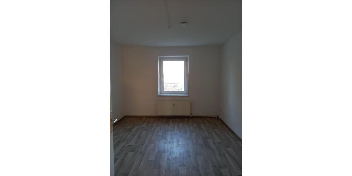 Etagenwohnung Stavenhagen - 3 Zimmer, 64 m&sup2;, 325&euro; | Angebot:24491009