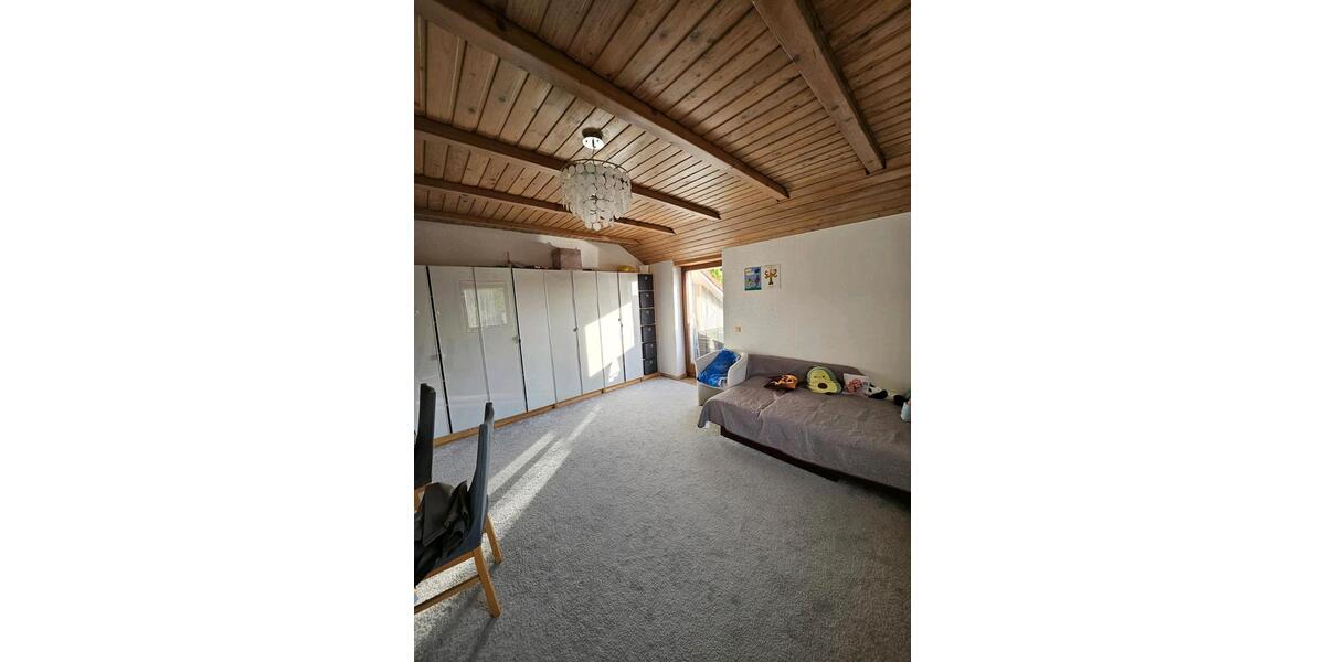 Dachgeschoßwohnung Deggendorf - 3 Zimmer, 65 m&sup2;, 750&euro; | Angebot:26635416