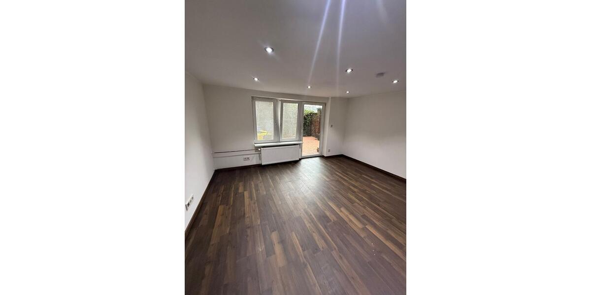 Erdgeschoßwohnung Düsseldorf Oberbilk - 4 Zimmer, 98 m&sup2;, 1.500&euro; | Angebot:25195448