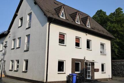 große 5-Raumwohnung in 17098 Frieland zu vermieten 5 zimmer