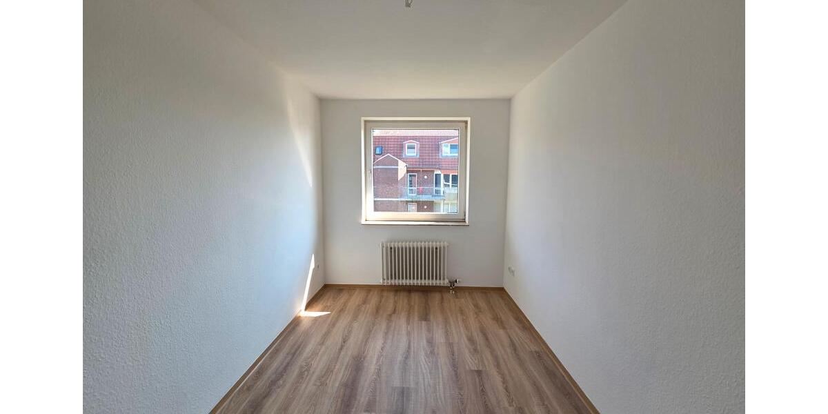 Etagenwohnung Emden Rysumer Landstraße - 4 Zimmer, 88 m&sup2;, 618&euro; | Angebot:26441393