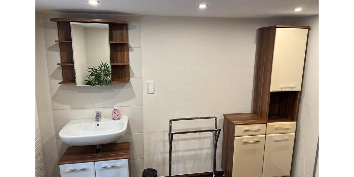 Wohnen auf Zeit Bad Arolsen - 7 Zimmer, 180 m&sup2;, 18&euro; | Angebot:24784198