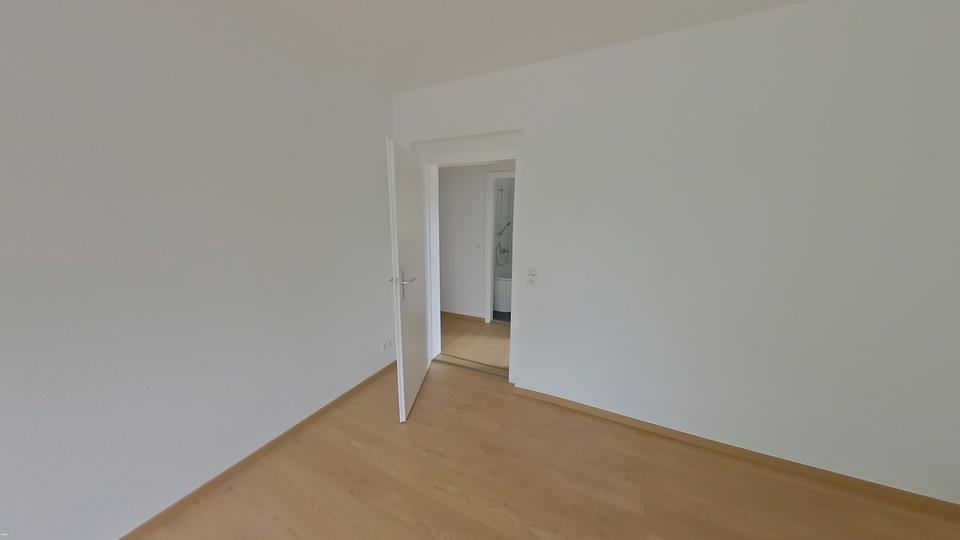 Erstbezug nach Sabnierung in der Nordstr. 11 zimmer