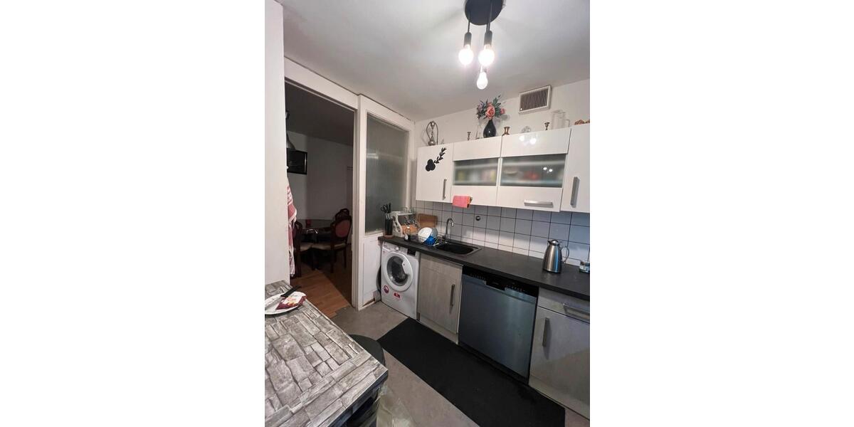 Etagenwohnung Trier Feyen-Weismark - 2 Zimmer, 111 m&sup2;, 470&euro; | Angebot:26592181