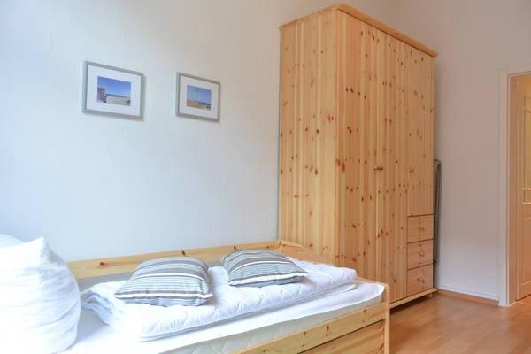 Wohnen auf Zeit Norden - 4 Zimmer, 100 m&sup2;, 33&euro; | Angebot:26132140