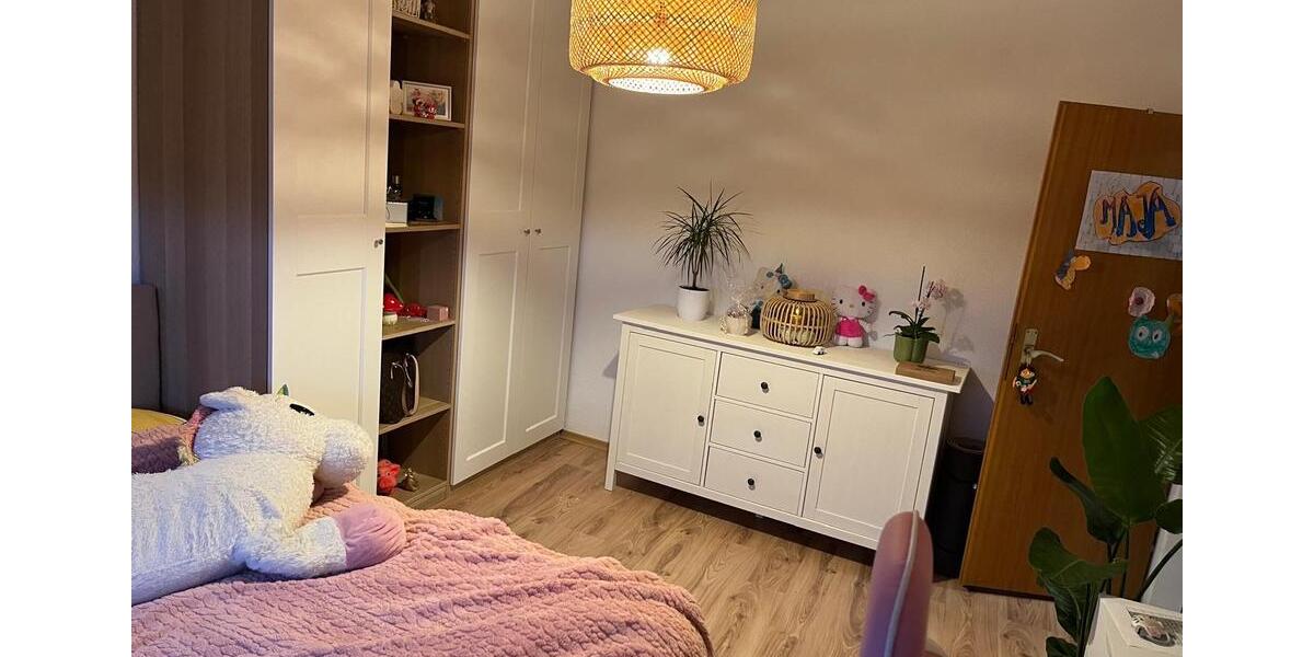 Dachgeschoßwohnung Meerbusch Kierst - 4 Zimmer, 85 m&sup2;, 1.067&euro; | Angebot:24717276