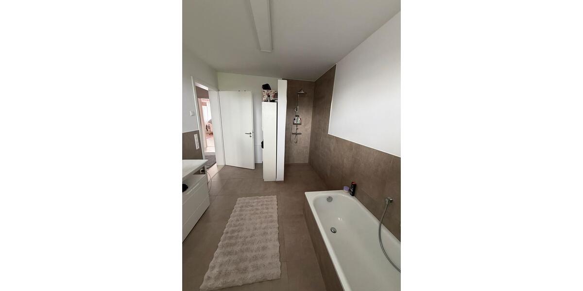 Doppelhaushälfte Rietberg - 4 Zimmer, 126 m&sup2;, 1.600&euro; | Angebot:26022954