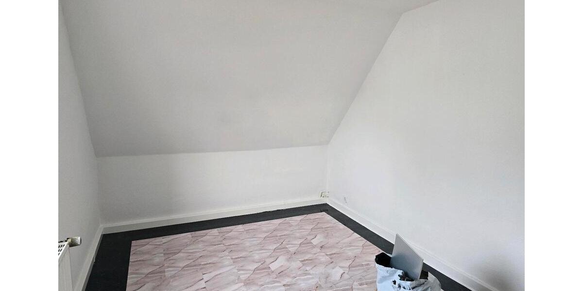 Dachgeschoßwohnung Borken (Hessen) - 3 Zimmer, 65 m&sup2;, 900&euro; | Angebot:24839382