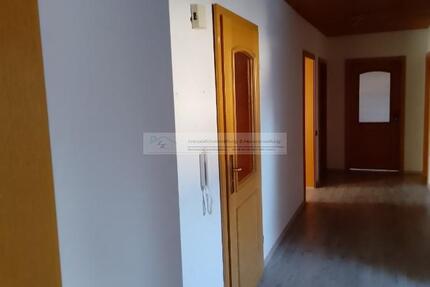 Großzügige 4-Zimmer-Wohnung mit Balkon in ruhiger Lage von Wölsau, Marktredwitz 4 zimmer