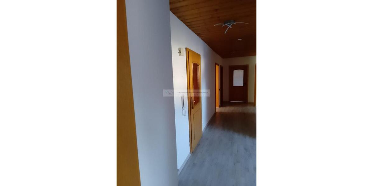 Großzügige 4-Zimmer-Wohnung mit Balkon in ruhiger Lage von Wölsau, Marktredwitz 4 zimmer