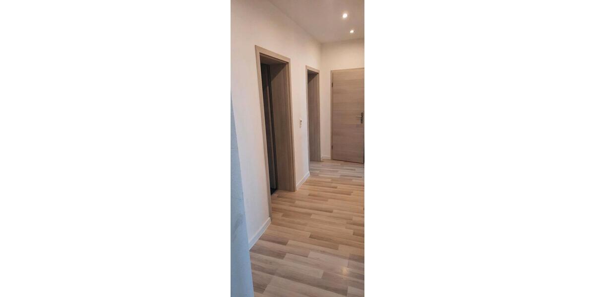 Etagenwohnung Plauen Altstadt - 5 Zimmer, 100 m&sup2;, 580&euro; | Angebot:24944117