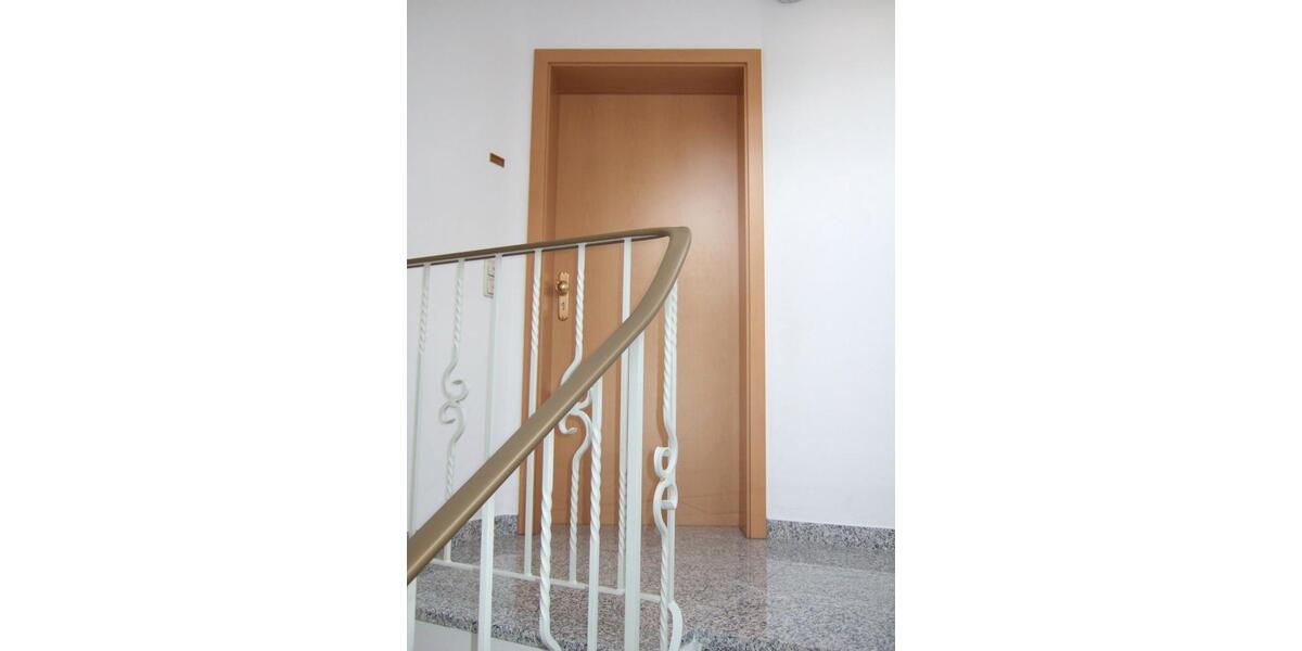 Dachgeschoßwohnung Waldkraiburg - 2 Zimmer, 36 m&sup2;, 360&euro; | Angebot:26489939
