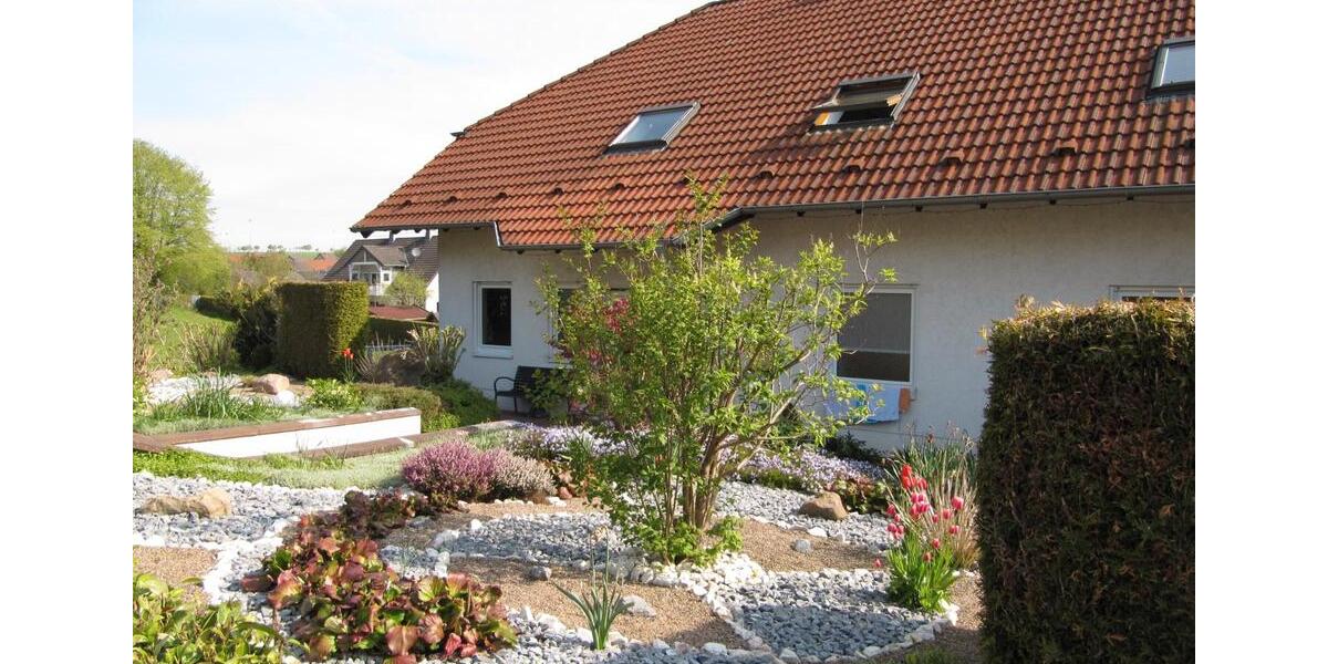 Dachgeschoßwohnung Altenbeken - 3 Zimmer, 112 m&sup2;, 730&euro; | Angebot:26623837