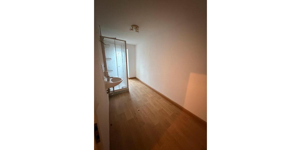 Dachgeschoßwohnung Döbeln - 2 Zimmer, 70 m&sup2;, 400&euro; | Angebot:27629865