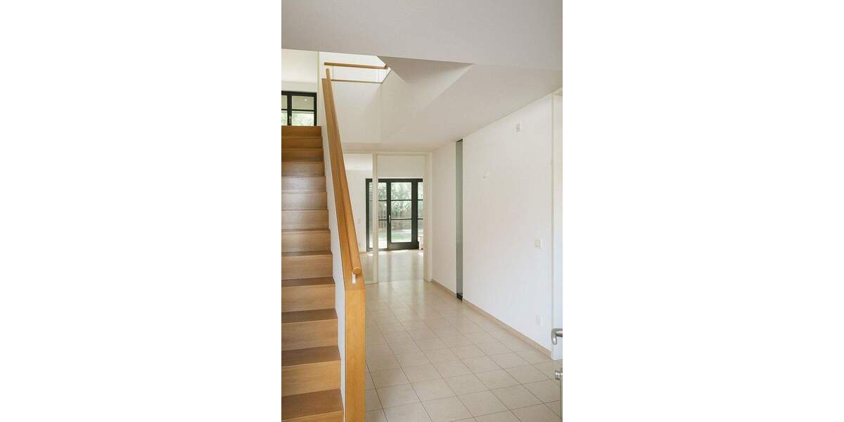 Erstbezug nach Renovierung - Stilvolle Doppelhaushälfte in Krailling 7 zimmer