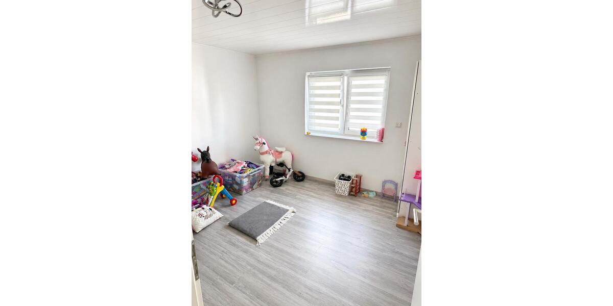 Etagenwohnung Neuenburg am Rhein - 3 Zimmer, 89 m&sup2;, 1.600&euro; | Angebot:26393637