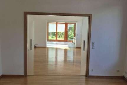 Wohnung Schleswig - 3 Zimmer, 120 m&sup2;, 1.200&euro; | Angebot:27232753