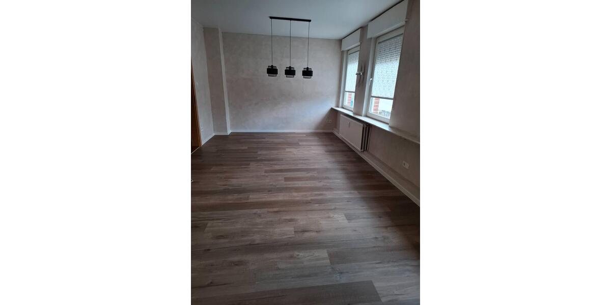Erdgeschoßwohnung Rühen - 3 Zimmer, 84 m&sup2;, 690&euro; | Angebot:26412718