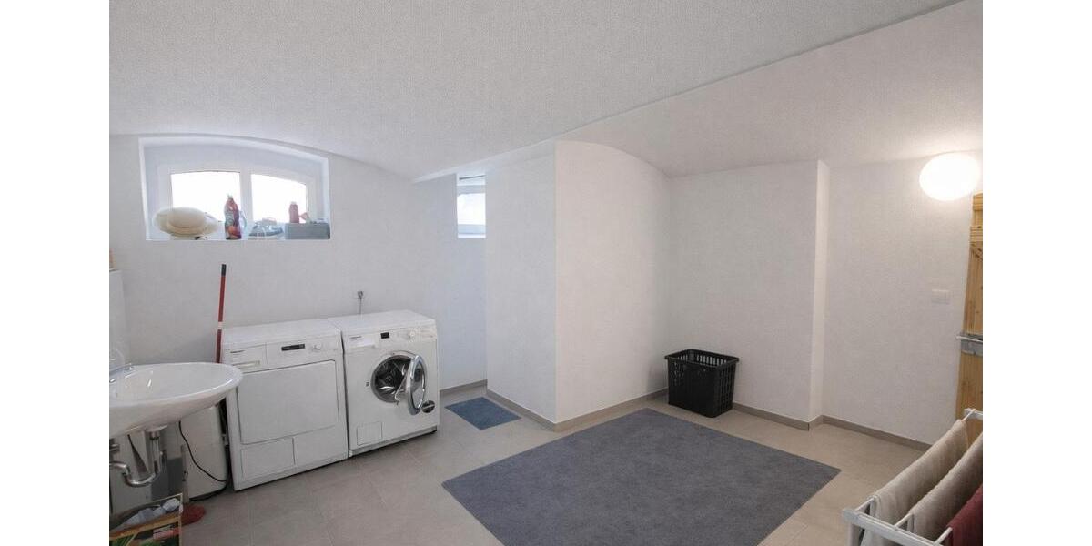 Dachgeschoßwohnung Burg - 3 Zimmer, 88 m&sup2;, 660&euro; | Angebot:26647181