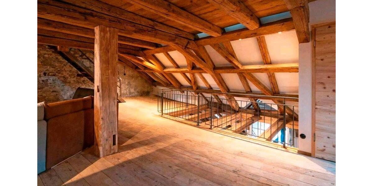 Mehrfamilienhaus, Wohnhaus Roßwein - 8 Zimmer, 140 m&sup2;, 599&euro; | Angebot:26550727