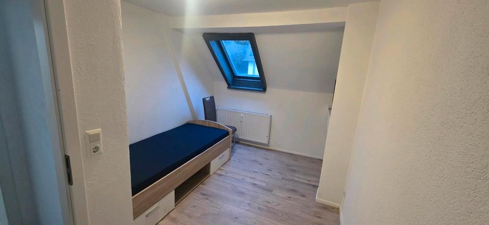 Dachgeschoßwohnung Höhr-Grenzhausen Grenzhausen - 3 Zimmer, 63 m&sup2;, 710&euro; | Angebot:26038600