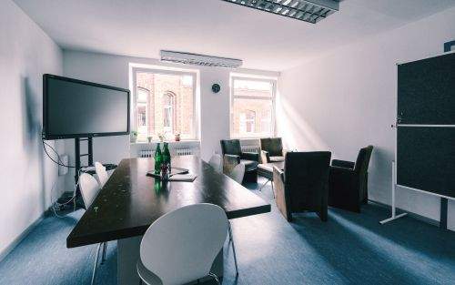 Renovierte Tuchfabrik in Aachen: Flexible Arbeitsplätze & Büroräume zimmer