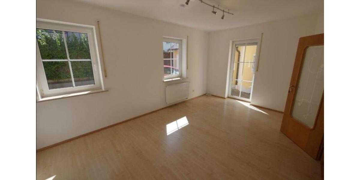 Erdgeschoßwohnung Fürstenstein - 4 Zimmer, 153 m&sup2;, 1.060&euro; | Angebot:24998502