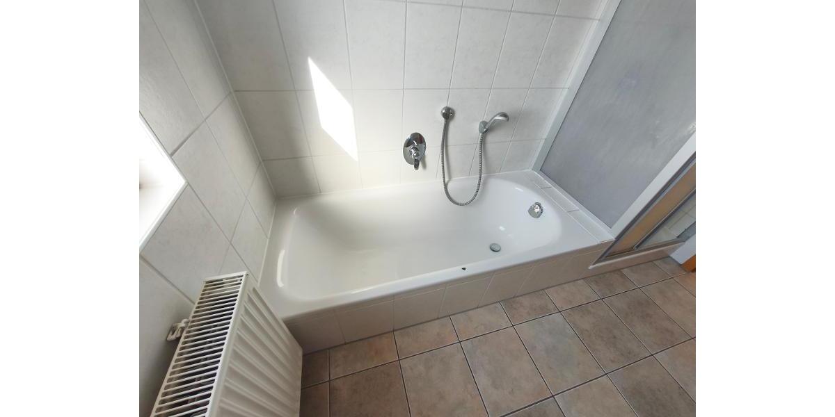 3 Zi. Wohnung im DG (1.OG) mit Balkon und Carport - Etagenwohnung Pommersfelden | Angebot:27230171