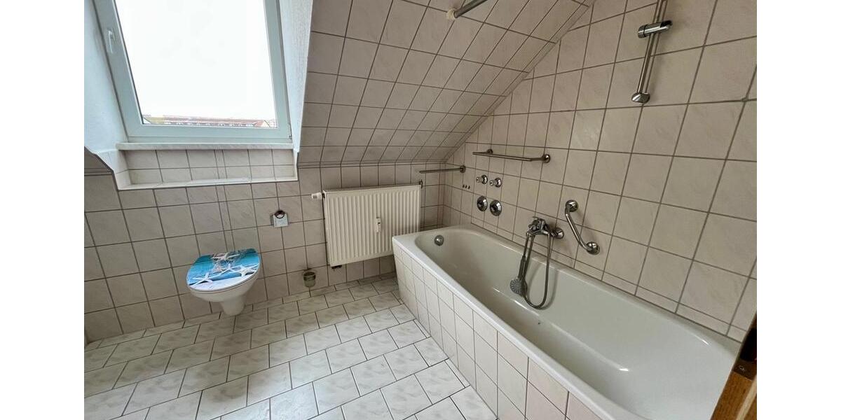 Etagenwohnung Oelsnitz (Vogtland) - 4 Zimmer, 82 m&sup2;, 452&euro; | Angebot:26253910