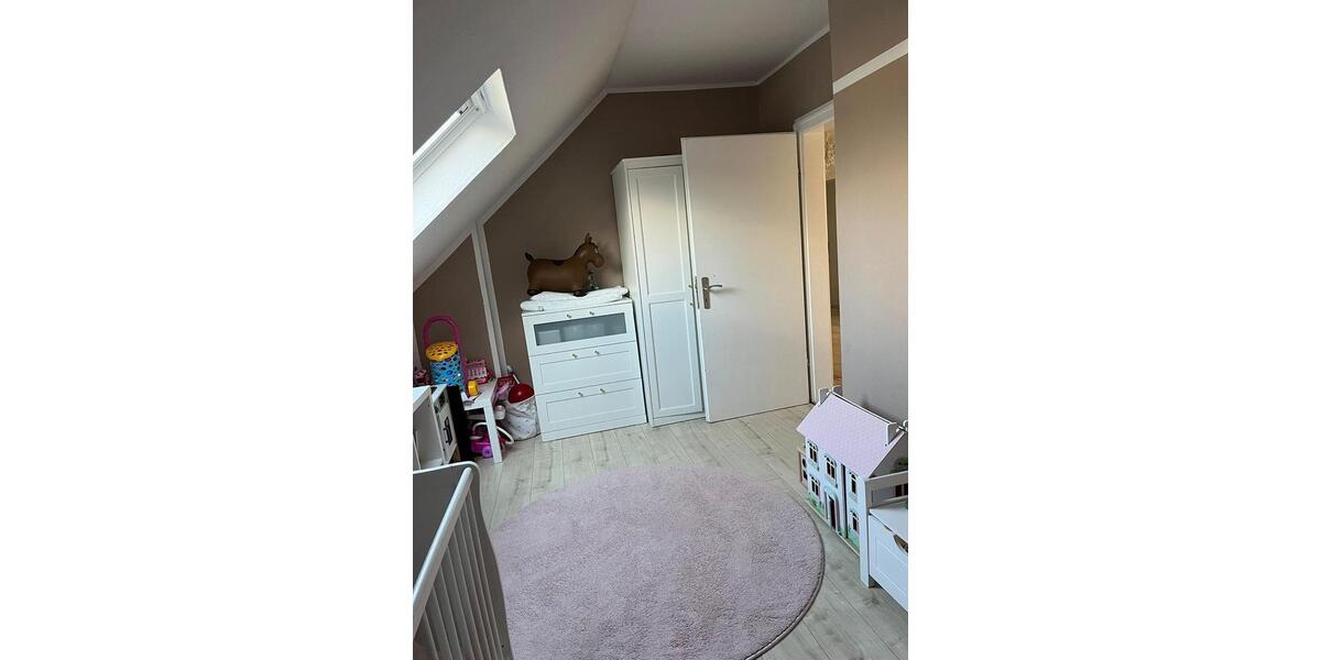Dachgeschoßwohnung Scheuerfeld - 4 Zimmer, 80 m&sup2;, 700&euro; | Angebot:24370385