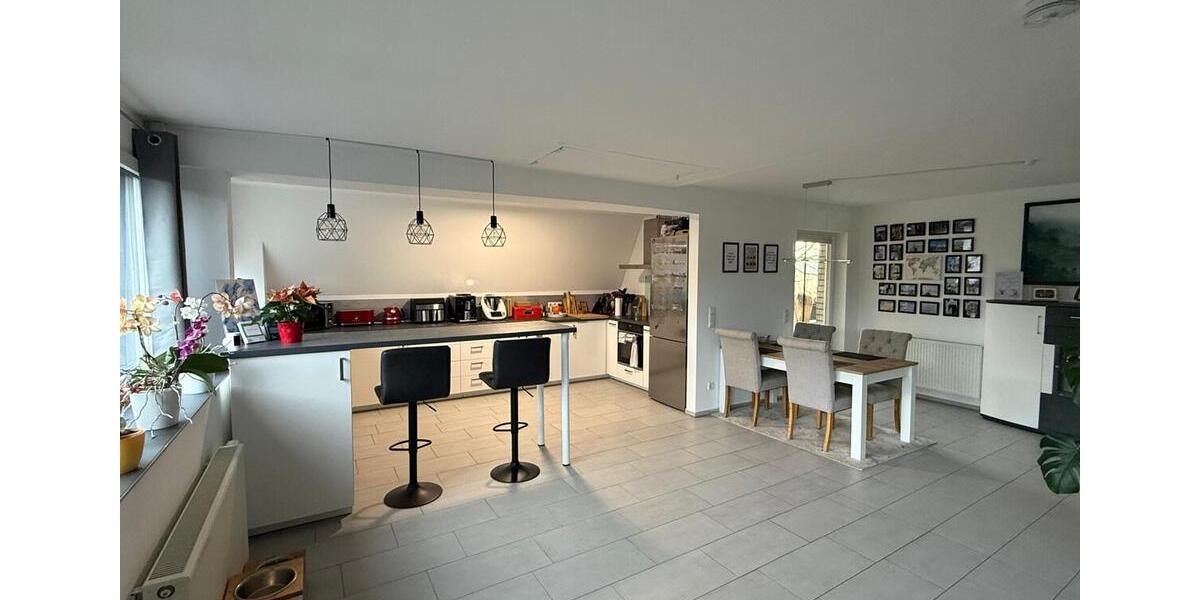 Dachgeschoßwohnung Hiddenhausen - 4 Zimmer, 135 m&sup2;, 1.290&euro; | Angebot:24658754