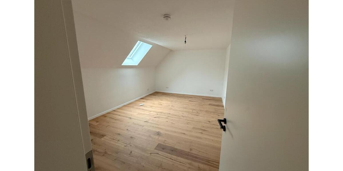 Maisonettenwohnung Kehl - 4.5 Zimmer, 155 m&sup2;, 1.400&euro; | Angebot:26681922