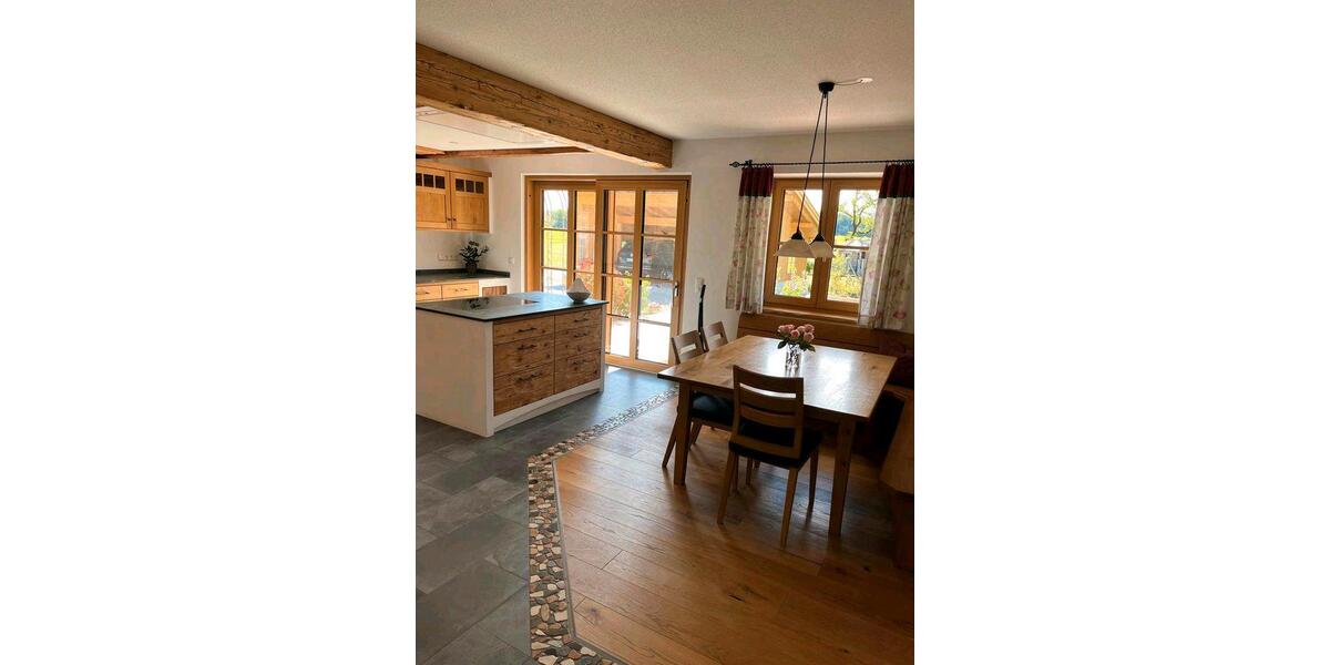Etagenwohnung Seeshaupt - 6 Zimmer, 218 m&sup2;, 3.270&euro; | Angebot:26674772