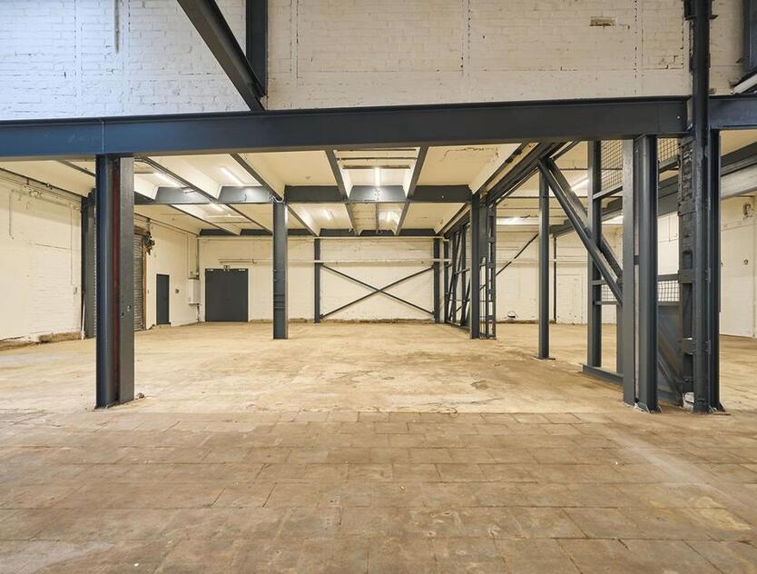 Großzügige 688 m² Lagerfläche in Köln – Befahrbar und geeignet für Lagerung