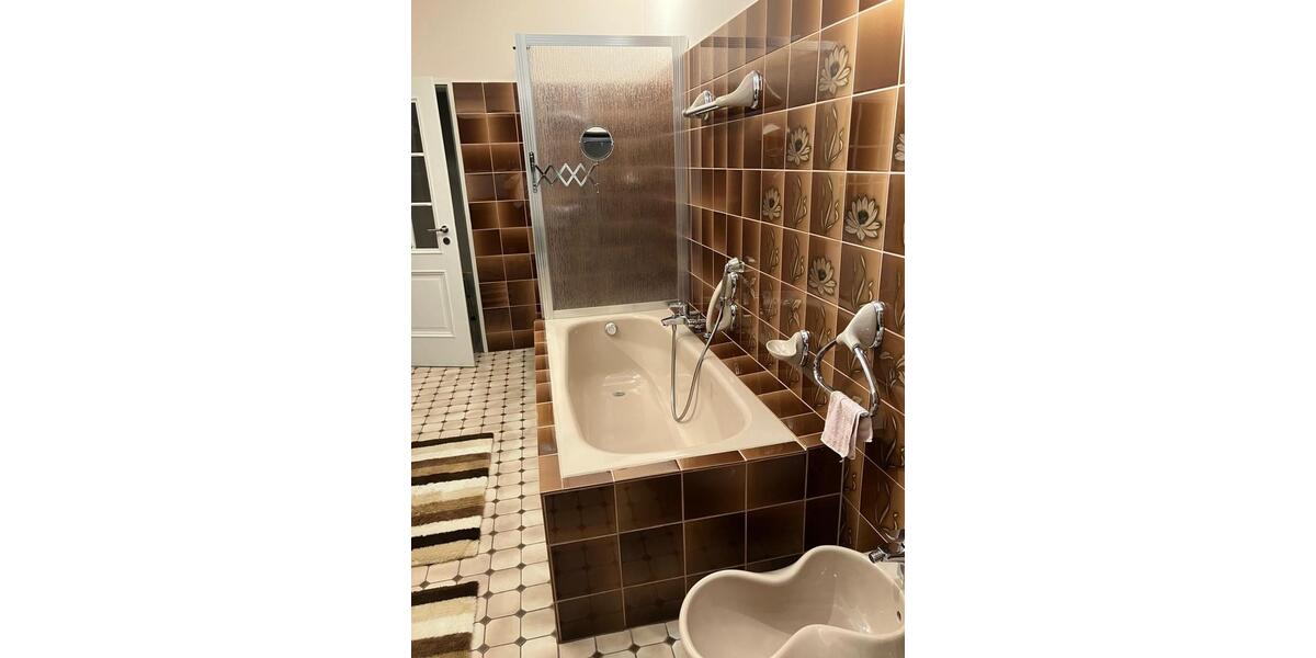 Reihenhaus Wiehl - 4.5 Zimmer, 135 m&sup2;, 1.600&euro; | Angebot:25230052